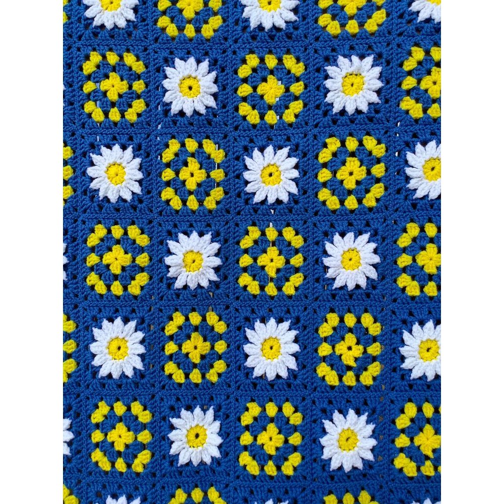 Vintage Handmade Daisy Granny Square Crochet Blanket Afghan